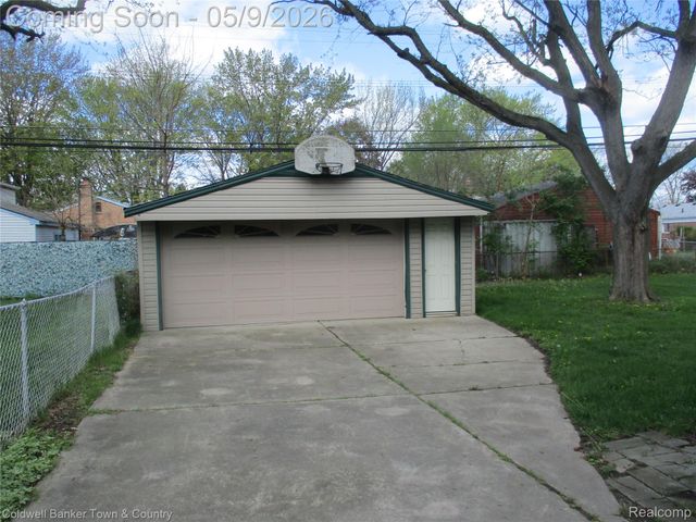 5656 Monroe Street, Dearborn Heights, MI 48125