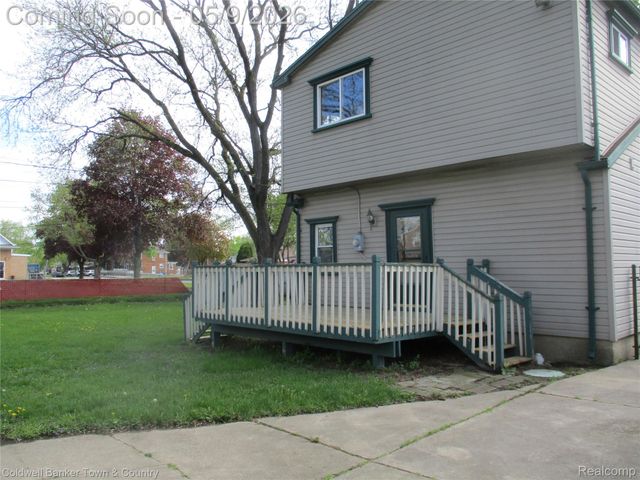 5656 Monroe Street, Dearborn Heights, MI 48125