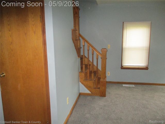 5656 Monroe Street, Dearborn Heights, MI 48125