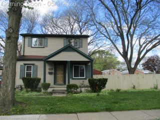 5656 Monroe Street, Dearborn Heights, MI 48125