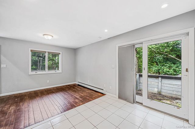 95 W Bartlett Road, Middle Island, NY 11953