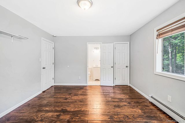 95 W Bartlett Road, Middle Island, NY 11953