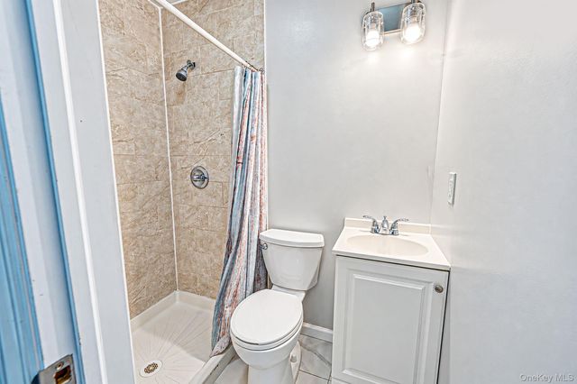 95 W Bartlett Road, Middle Island, NY 11953