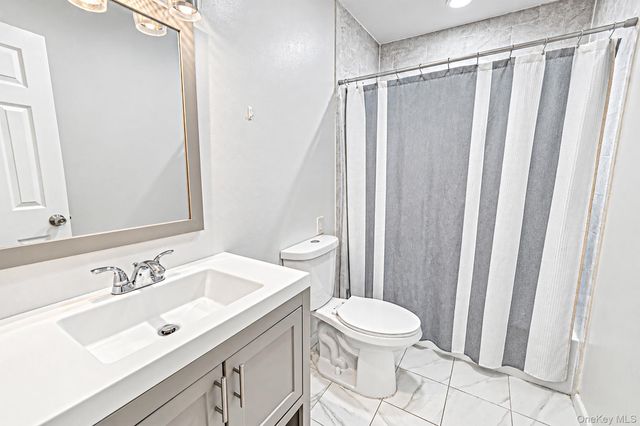 95 W Bartlett Road, Middle Island, NY 11953