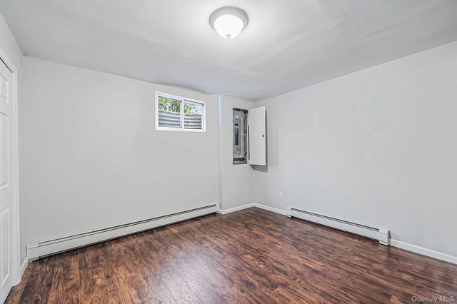 95 W Bartlett Road, Middle Island, NY 11953