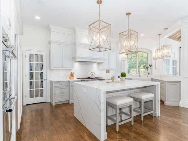 4N881 Old Farm Road, St. Charles, IL 60175
