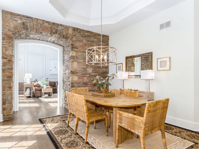 4N881 Old Farm Road, St. Charles, IL 60175