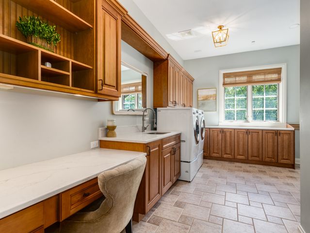 4N881 Old Farm Road, St. Charles, IL 60175