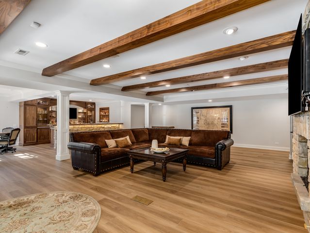4N881 Old Farm Road, St. Charles, IL 60175