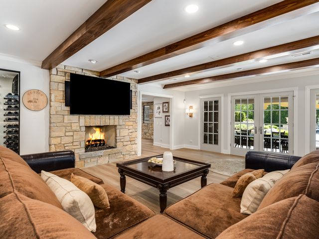 4N881 Old Farm Road, St. Charles, IL 60175