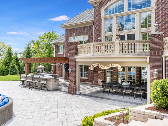 4N881 Old Farm Road, St. Charles, IL 60175