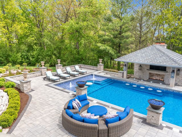 4N881 Old Farm Road, St. Charles, IL 60175