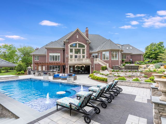 4N881 Old Farm Road, St. Charles, IL 60175