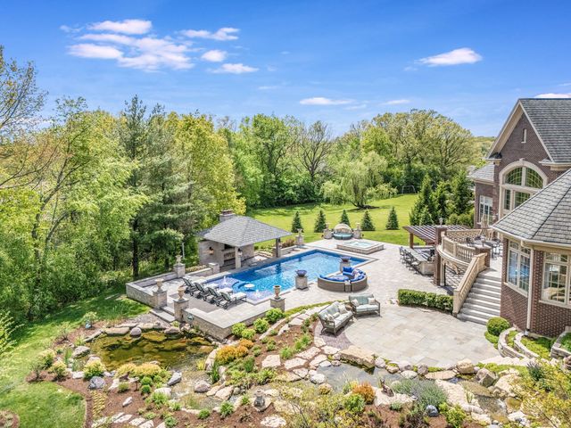 4N881 Old Farm Road, St. Charles, IL 60175