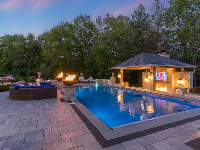 4N881 Old Farm Road, St. Charles, IL 60175