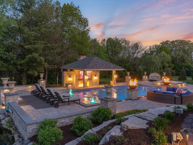 4N881 Old Farm Road, St. Charles, IL 60175