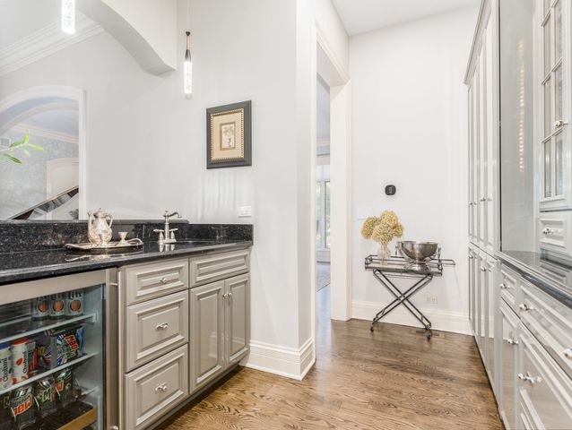 4N881 Old Farm Road, St. Charles, IL 60175