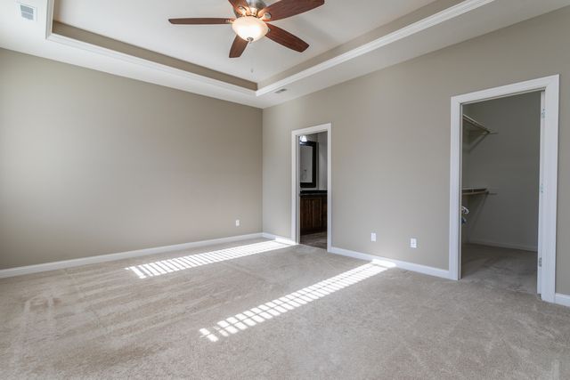 2000 BATES CREEK DR, Columbia, MO 65201