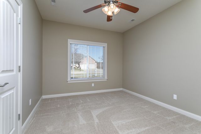 2000 BATES CREEK DR, Columbia, MO 65201