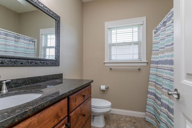 2000 BATES CREEK DR, Columbia, MO 65201