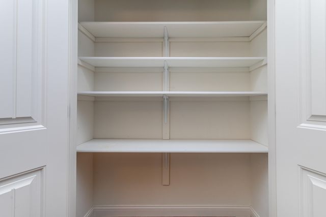 2000 BATES CREEK DR, Columbia, MO 65201