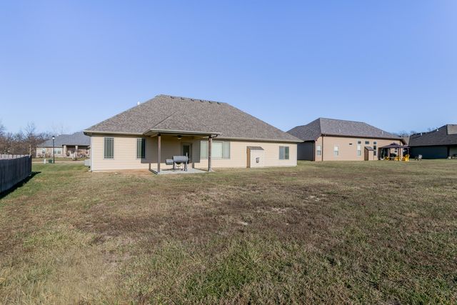 2000 BATES CREEK DR, Columbia, MO 65201