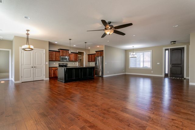 2000 BATES CREEK DR, Columbia, MO 65201