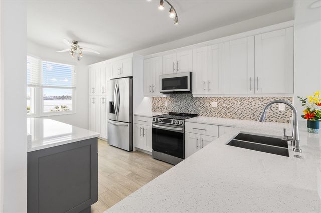 7922 SAILBOAT KEY BOULEVARD S 206, South Pasadena, FL 33707