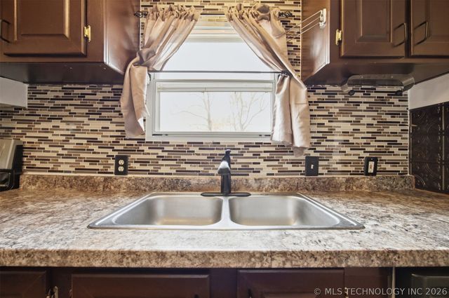 9283 SW Gowen Road, Hartshorne, OK 74547