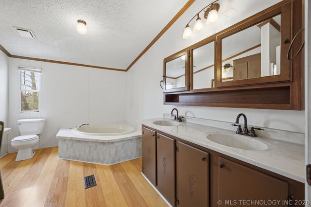 9283 SW Gowen Road, Hartshorne, OK 74547