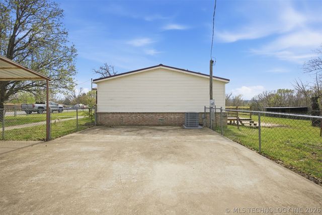 9283 SW Gowen Road, Hartshorne, OK 74547