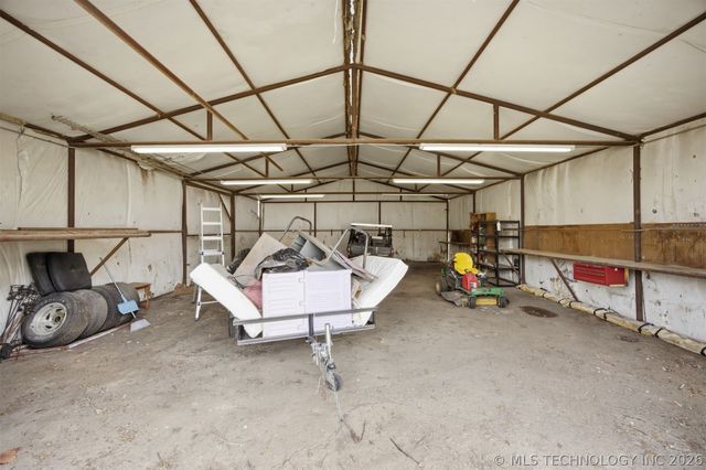 9283 SW Gowen Road, Hartshorne, OK 74547