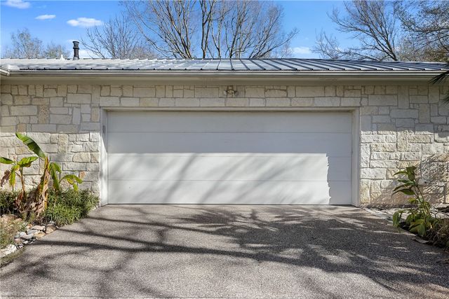 1807 Springbrook Estates Drive, College Station, TX 77845