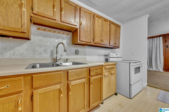 1357 WOODWARD ROAD, Midfield, AL 35228