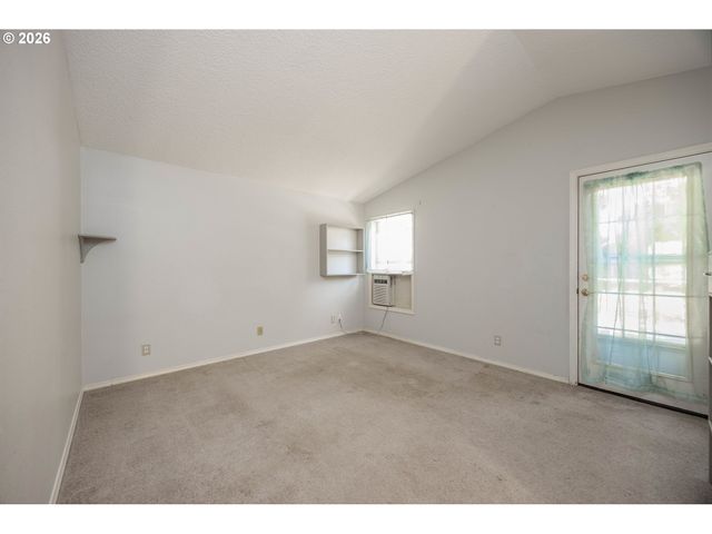 210 Nw 111TH Loop, Vancouver, WA 98685
