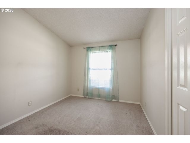210 Nw 111TH Loop, Vancouver, WA 98685