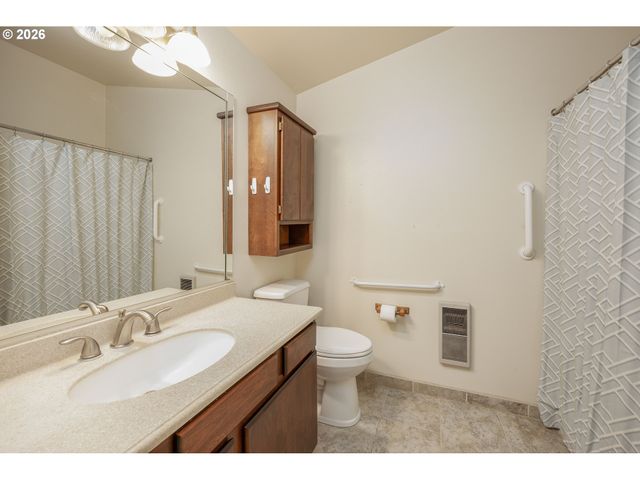 210 Nw 111TH Loop, Vancouver, WA 98685