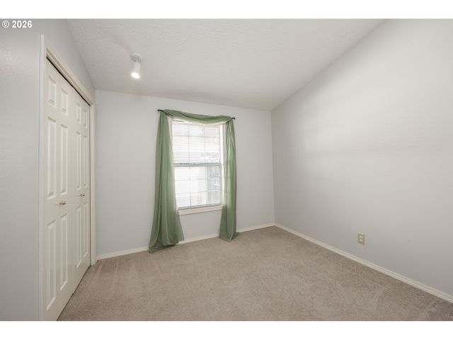 210 Nw 111TH Loop, Vancouver, WA 98685