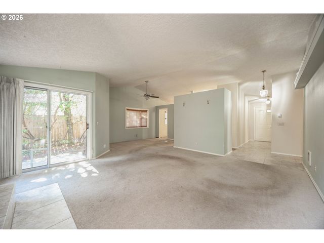 210 Nw 111TH Loop, Vancouver, WA 98685