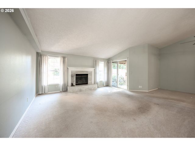 210 Nw 111TH Loop, Vancouver, WA 98685