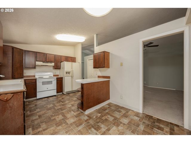 210 Nw 111TH Loop, Vancouver, WA 98685