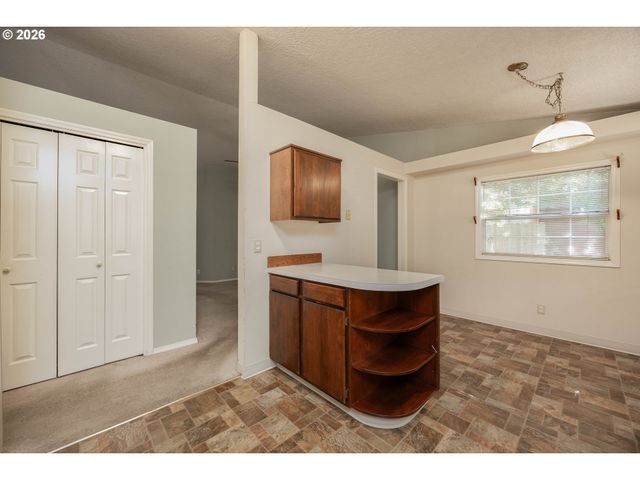 210 Nw 111TH Loop, Vancouver, WA 98685