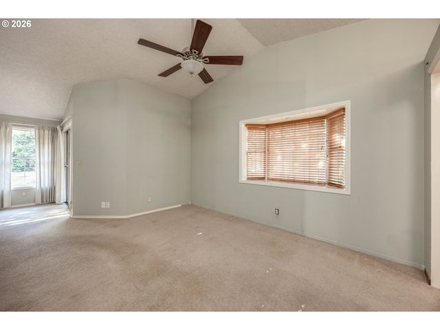 210 Nw 111TH Loop, Vancouver, WA 98685