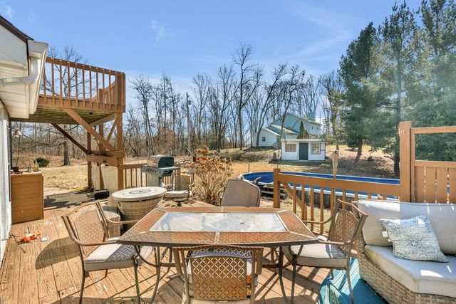 5351 E Honor Avenue, Demotte, IN 46310