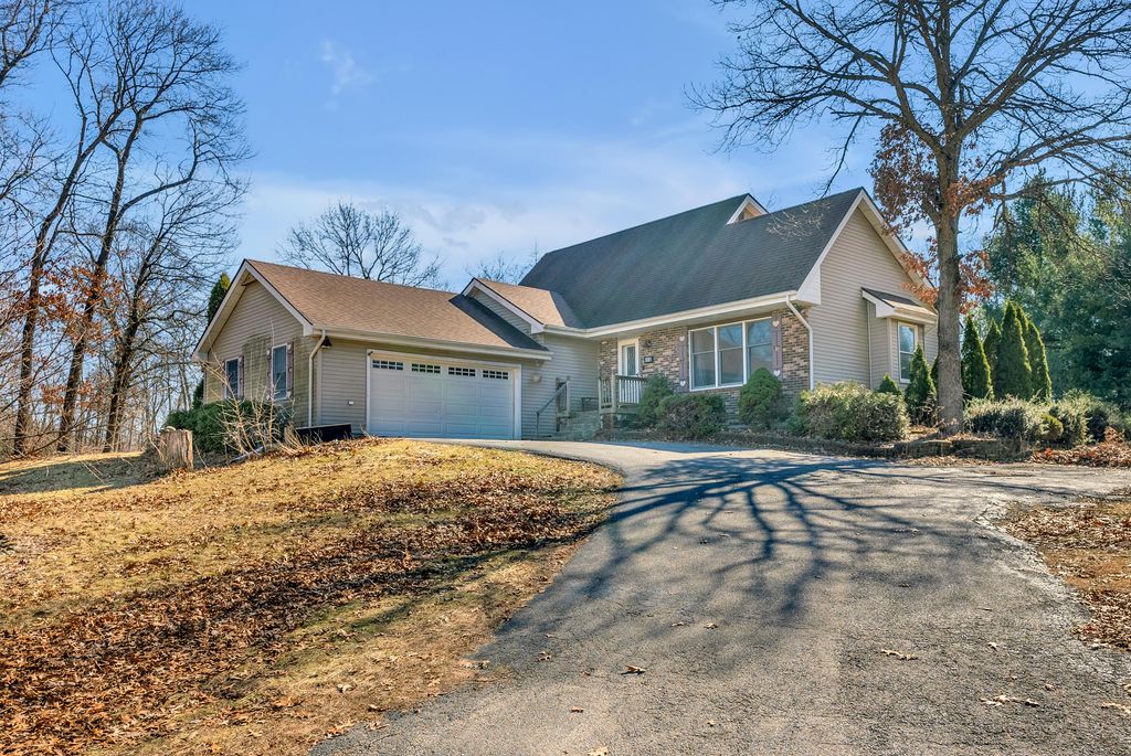 5351 E Honor Avenue, Demotte, IN 46310