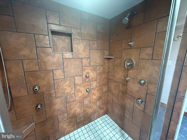 190 MOUNTAIN VIEW DR, York, PA 17404
