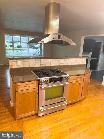 190 MOUNTAIN VIEW DR, York, PA 17404
