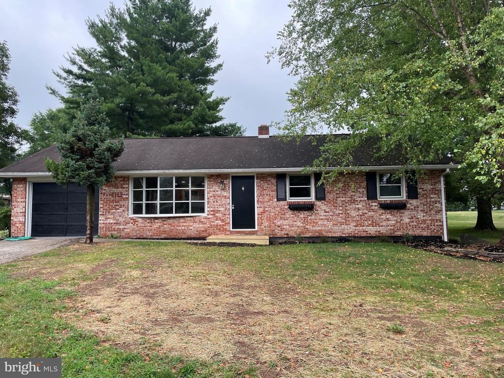 190 MOUNTAIN VIEW DR, York, PA 17404