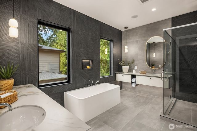 10656 Woodhaven Lane, Bellevue, WA 98004