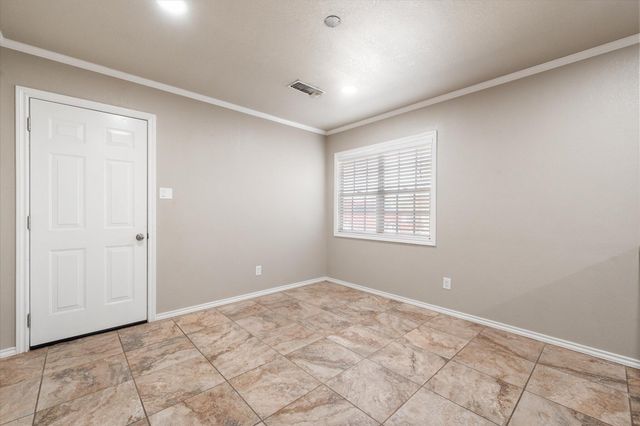 107 Holly Circle, Levelland, TX 79336